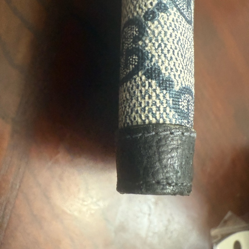 Used in good condition Gucci clutch / wallet - Picture 3 of 16